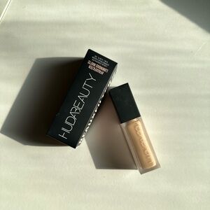 Huda Beauty Faux Filter Concealer